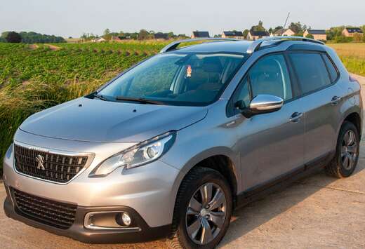 Peugeot 2008 1.2i PureTech Style