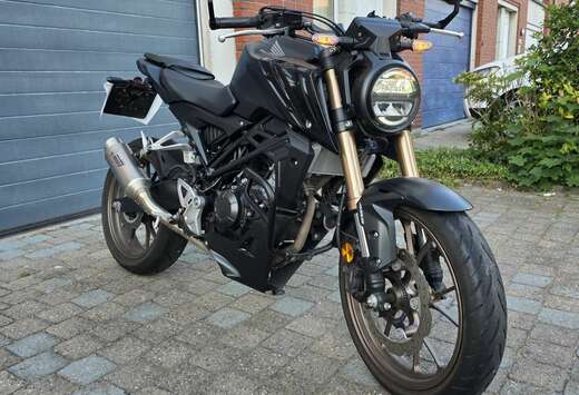 Honda Cb 125R Full black edition