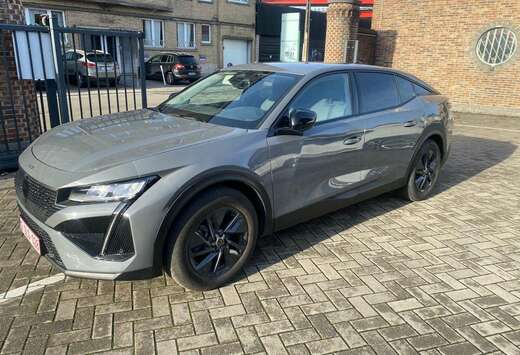 Peugeot Peugeot 408 1,2  11/2024 1.700 km État neuf