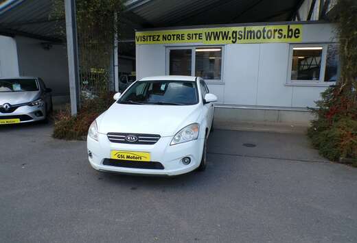 Kia 1.4i 105cv blanc 10/09 Airco Climatisation CD USB