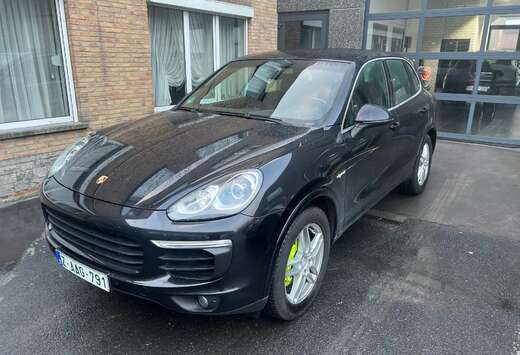 Porsche 3.0i V6 PHEV S Tiptronic