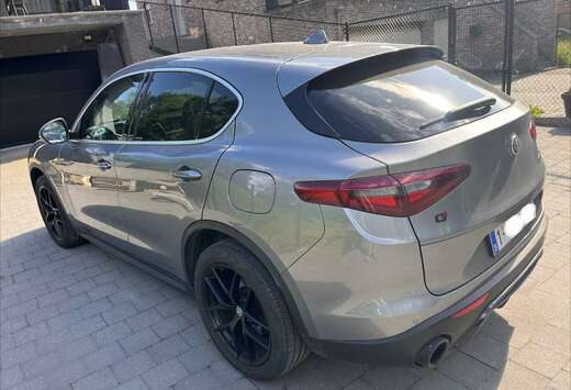 Alfa Romeo 2.0 T AWD First Edition