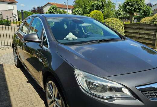 Opel Astra 1.6i Cosmo