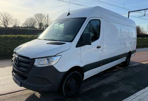 Mercedes-Benz 311 2.1 CDI L3H2 RWD Functional