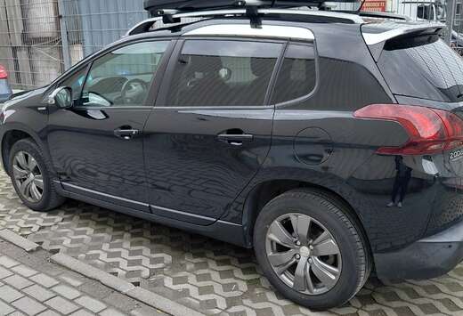 Peugeot 2008 1.2i PureTech Style