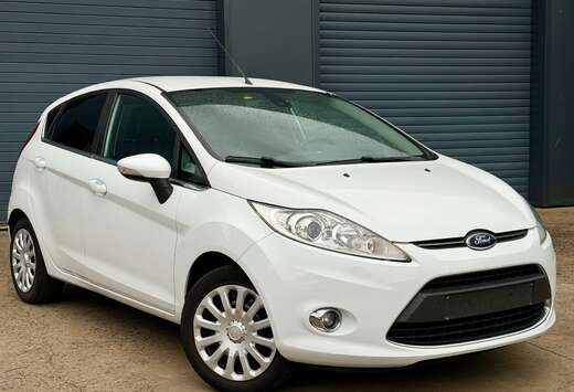 Ford 1.25i Titanium Pakket  1 JAAR Garantie Parkeerse ...