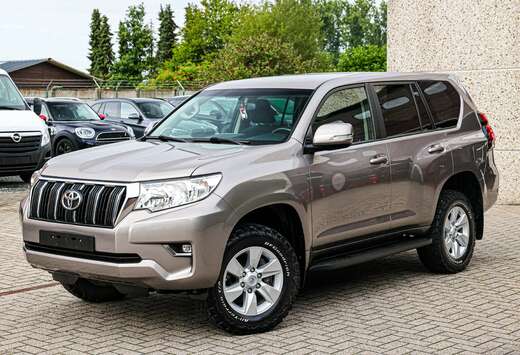 Toyota LICHTE-VRACHT*NAVIGATIE*CAMERA*TREKGEWICHT-350 ...