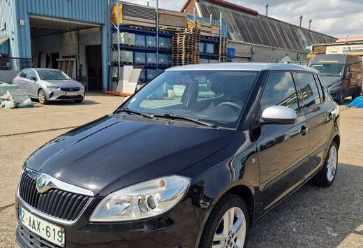 Skoda 1.2 CR TDi Ambiente Sportline DPF // Prete a im ...