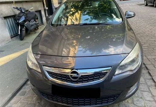 Opel Astra 1.4 ecoFLEX Sport