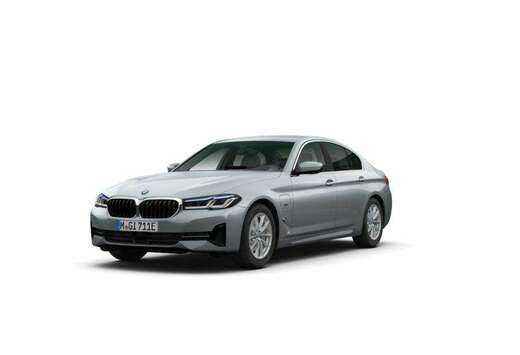 BMW xDrive545eComfortHifi360CamLaser