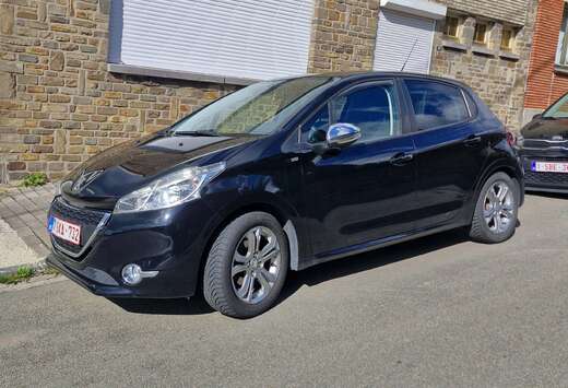 Peugeot 208 1.2i Style