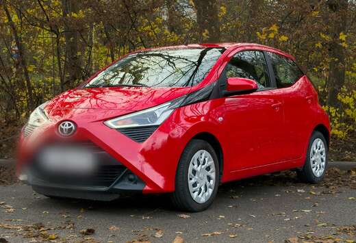 Toyota 1.0i VVT-i x-play