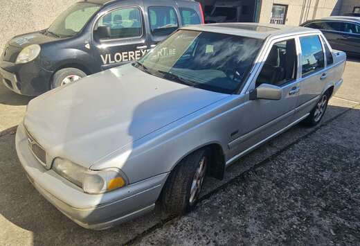 Volvo 2.5 BENZINE AUTOMATIQUE BJ. 1999 KM. 320.000
