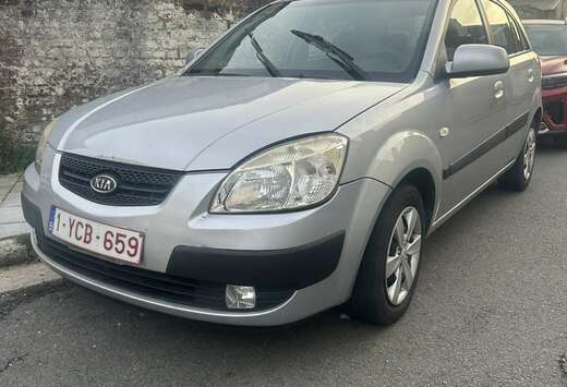 Kia 1.4i Aventura
