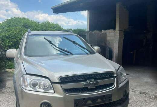 Chevrolet Captiva 2.4i 4x4 LT