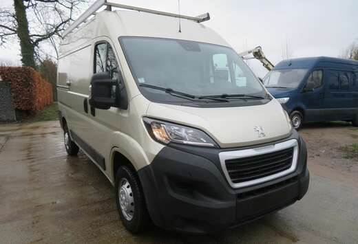 Peugeot 2.2 BlueHDi L2H2 Premium