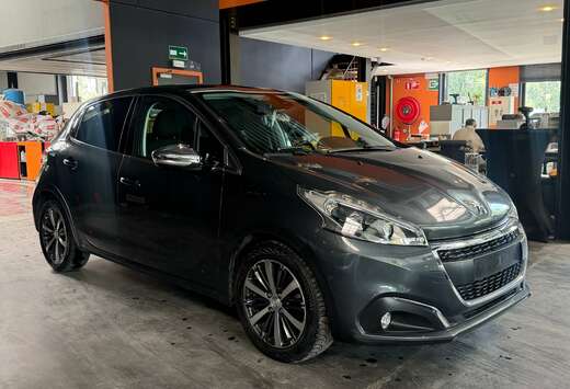 Peugeot 208 1.2  Allure S/12 MOIS DE GARANTIE
