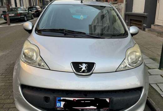 Peugeot 1.0i