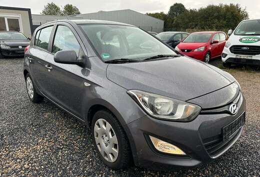 Hyundai i20 blue 1.1 CRDi Trend