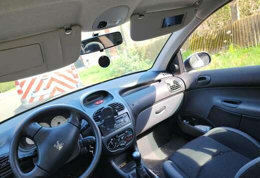 Peugeot 1.4i Pack-Line