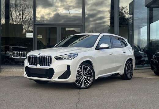 BMW sDrive18i M Sport / PANODAK / TREKHAAK / DODE HOE ...