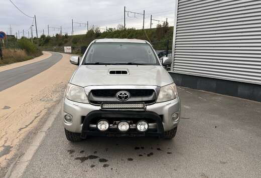 Toyota DBLE CAB 171 D-4D 4x4 INVINCIBLE  EXPORT