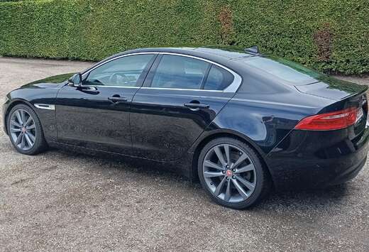 Jaguar XE 20t Portfolio