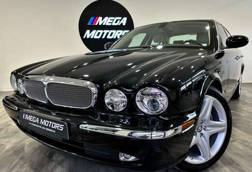 Jaguar V8 4.2i 32v 298CV  1ER MAiN CERTiFiE  81.000KM