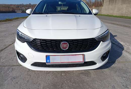 Fiat 5 Portes 1.4 95 ch