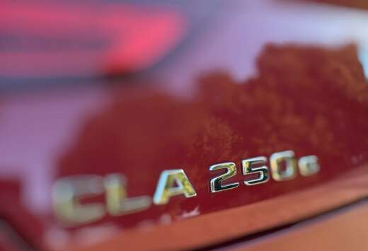 Mercedes-Benz e 8G-DCT AMG Line