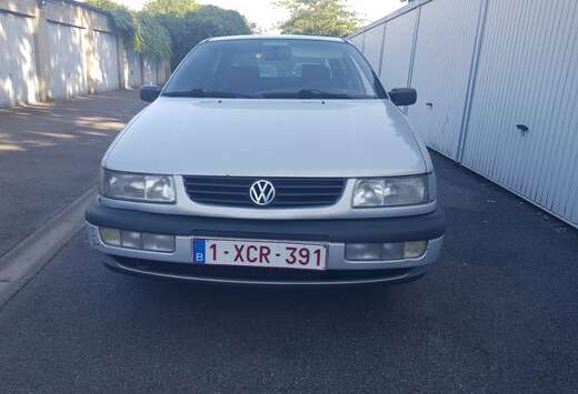 Volkswagen Passat 1.9 TD CL