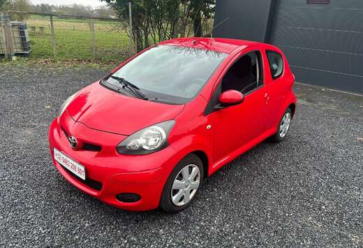 Toyota 1.0 essence AIRCO 97000km 2009