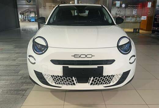 Fiat 600 HYBRID BUSINESS EDITION
