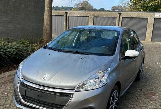 Peugeot Peugeot 208 - Benzine - Manueel - Airco