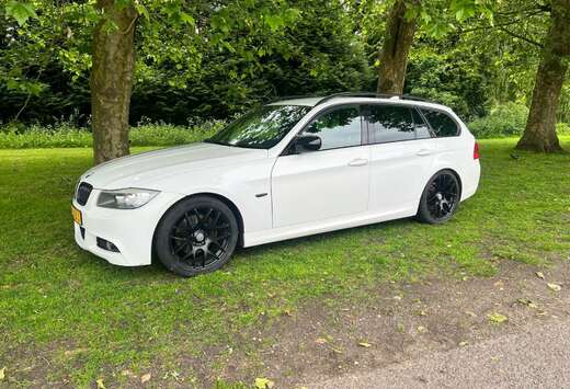 BMW Touring 325iA