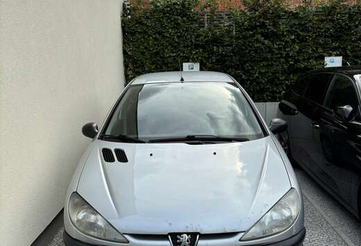Peugeot 1.4i