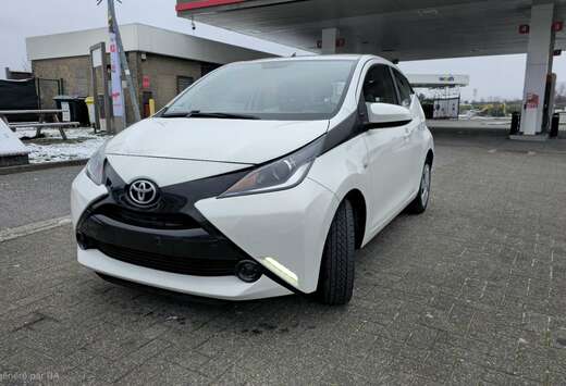 Toyota 1.0i VVT-i PRETE  IMMATRICULÉE / FEUILLE ROSE