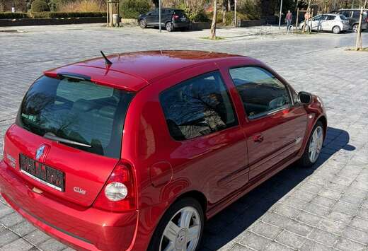 Renault 2.0i 16v Sport