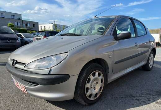 Peugeot 1.1i X Line