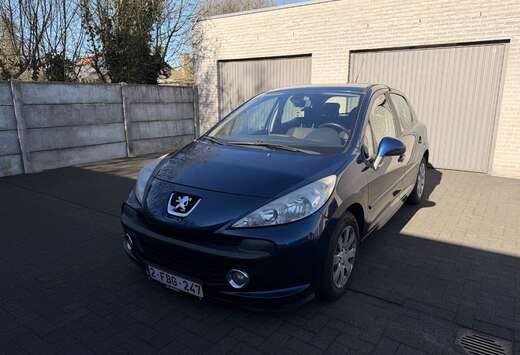 Peugeot 1.4i Met keuring