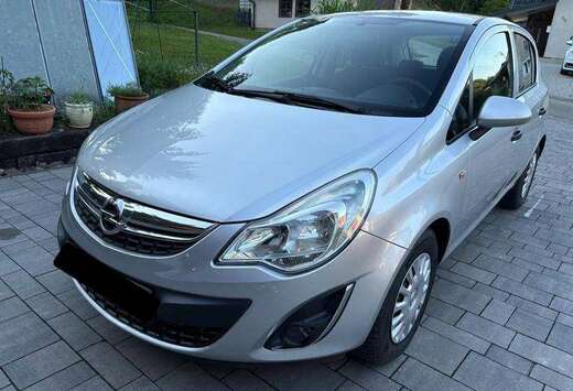 Opel Corsa 1.0i Essentia