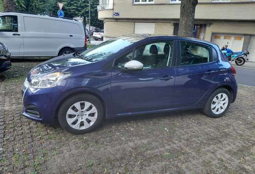 Peugeot 208 1.0i Like