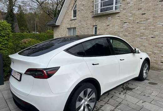 Tesla Model Y 72.5 kWh Standard Range