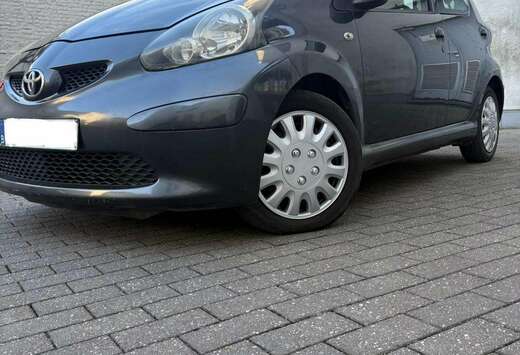 Toyota 1.0i VVT-i