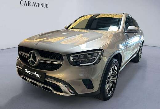 Mercedes-Benz Coupe 300de 4MATIC Serie