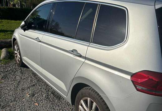 Volkswagen Touran 1.6 TDi SCR Highline DSG