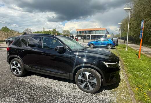 Volvo XC40 2.0 B3 MHEV Ultimate Dark Design DCT