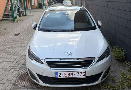 Peugeot 1.2 PureTech Allure STT