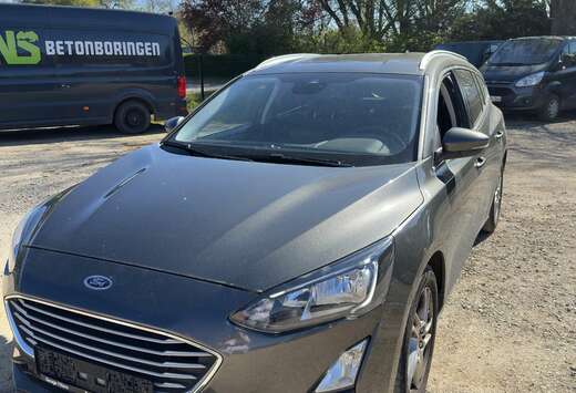 Ford 1.0 EcoBoost Titanium Business