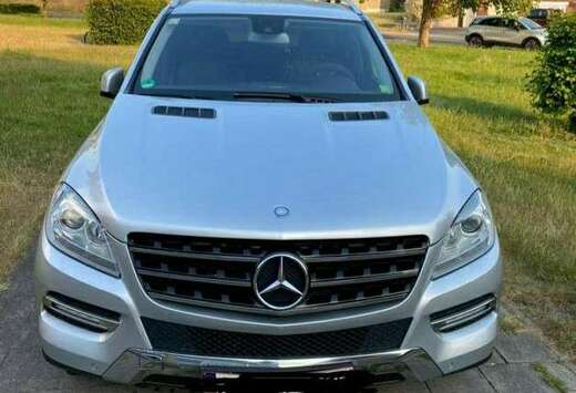 Mercedes-Benz BlueTEC 4MATIC 7G-TRONIC